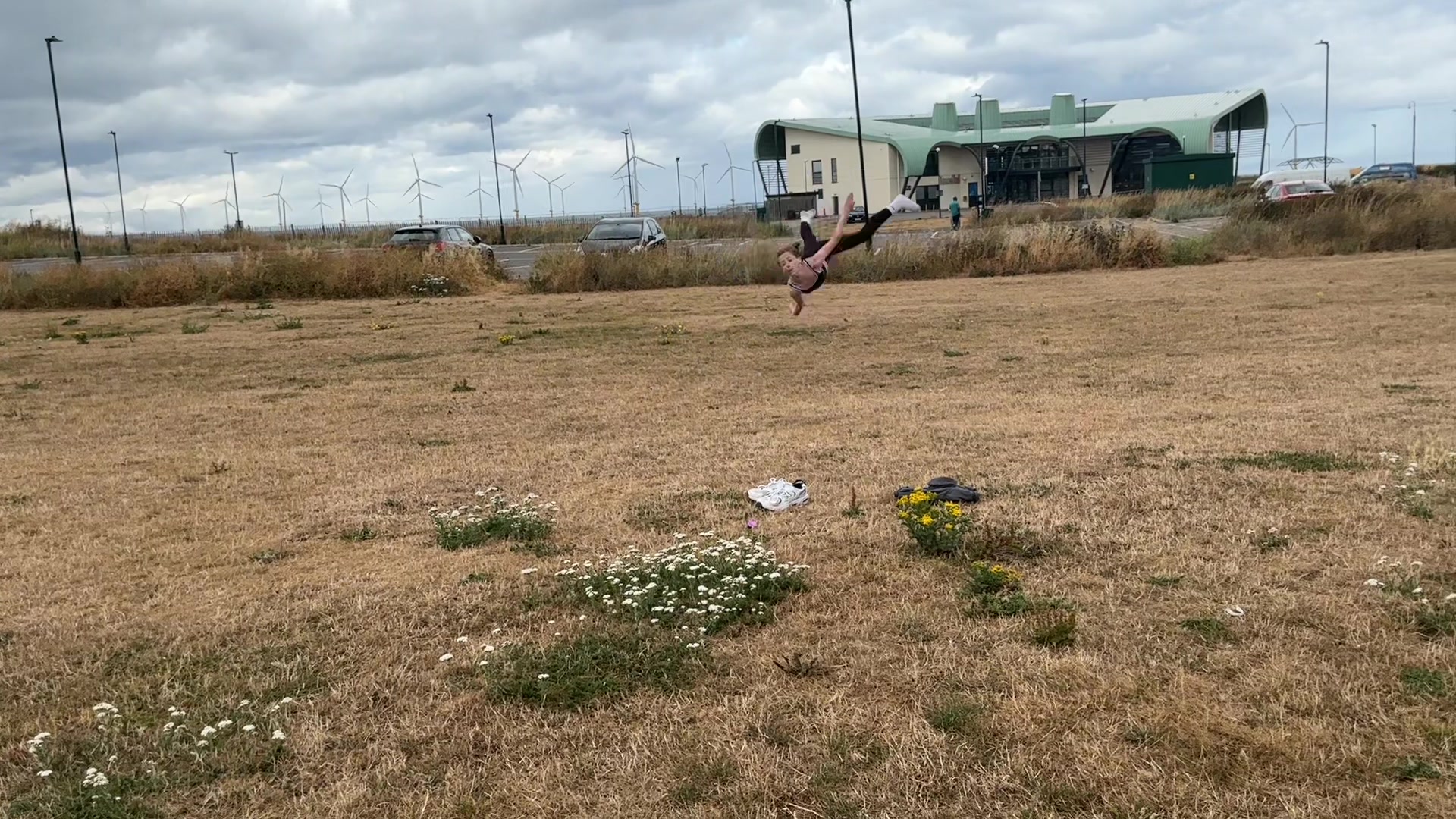 @Bella