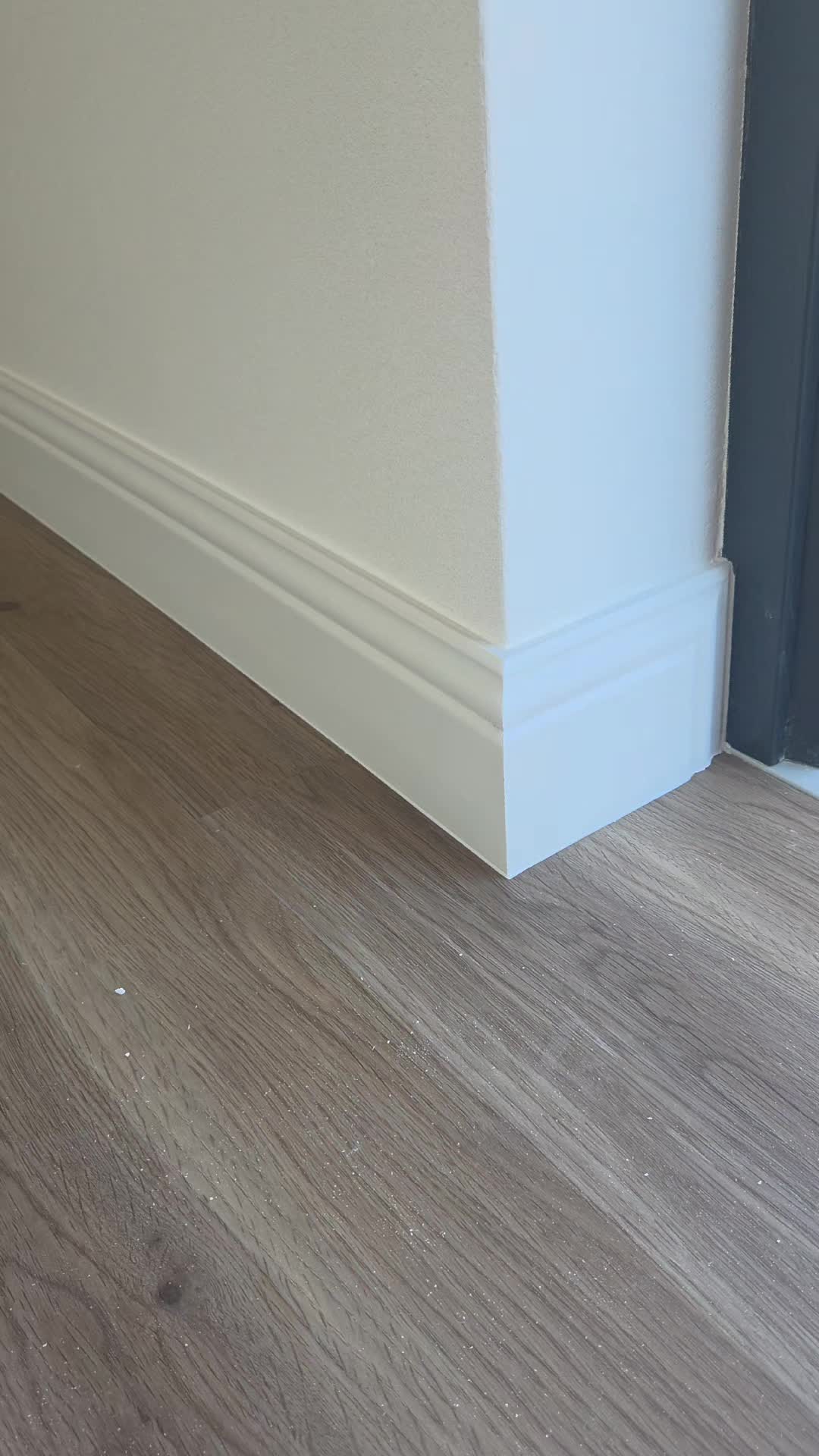 @Mesterul profilelor decorative