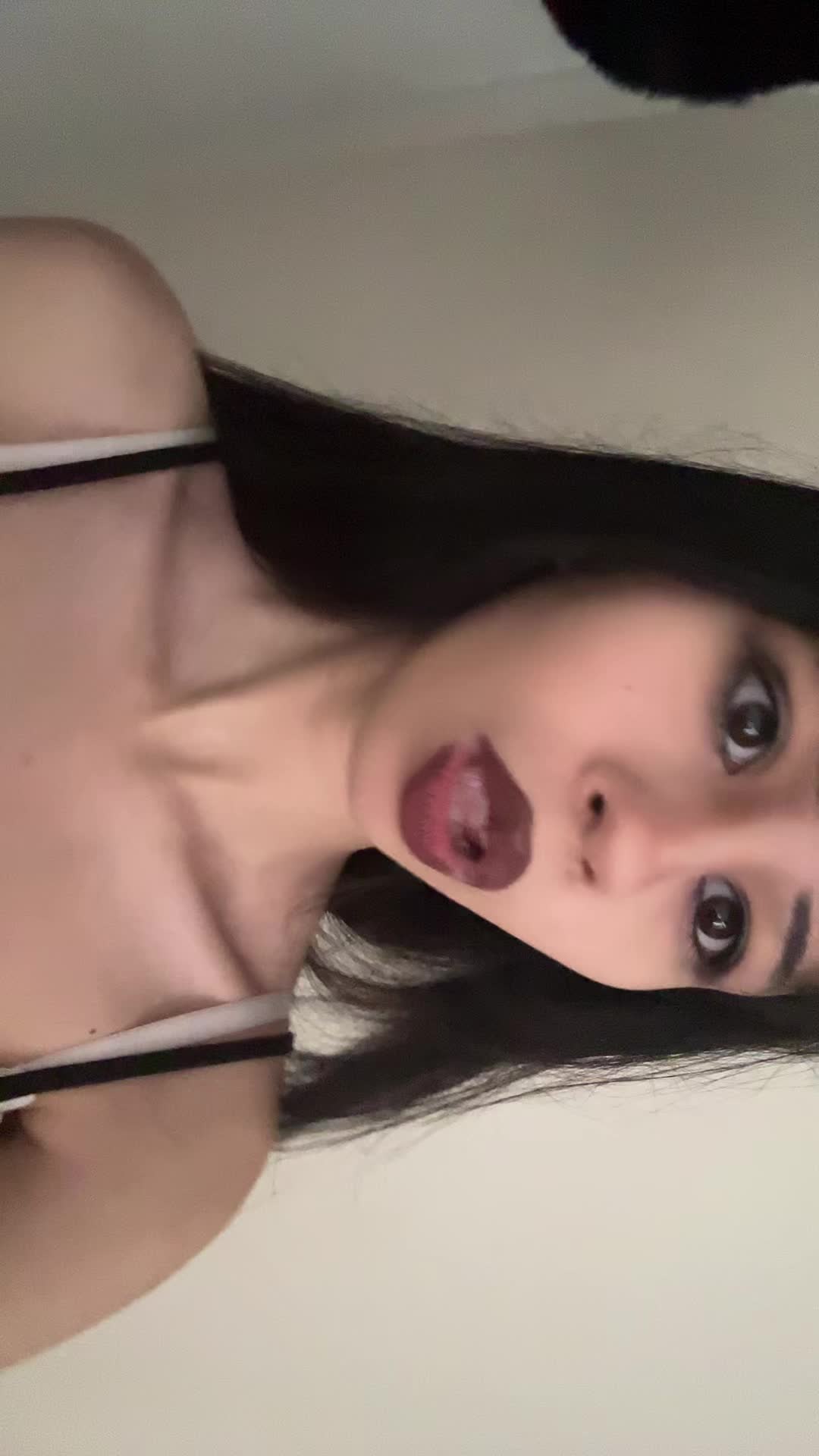 @𝔇𝔞𝔫𝔦𝔢𝔩𝔩𝔞 🧛🏻&zwj;♀️🦇