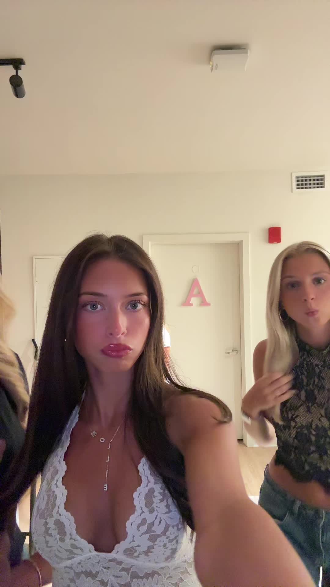@molliesaftlas