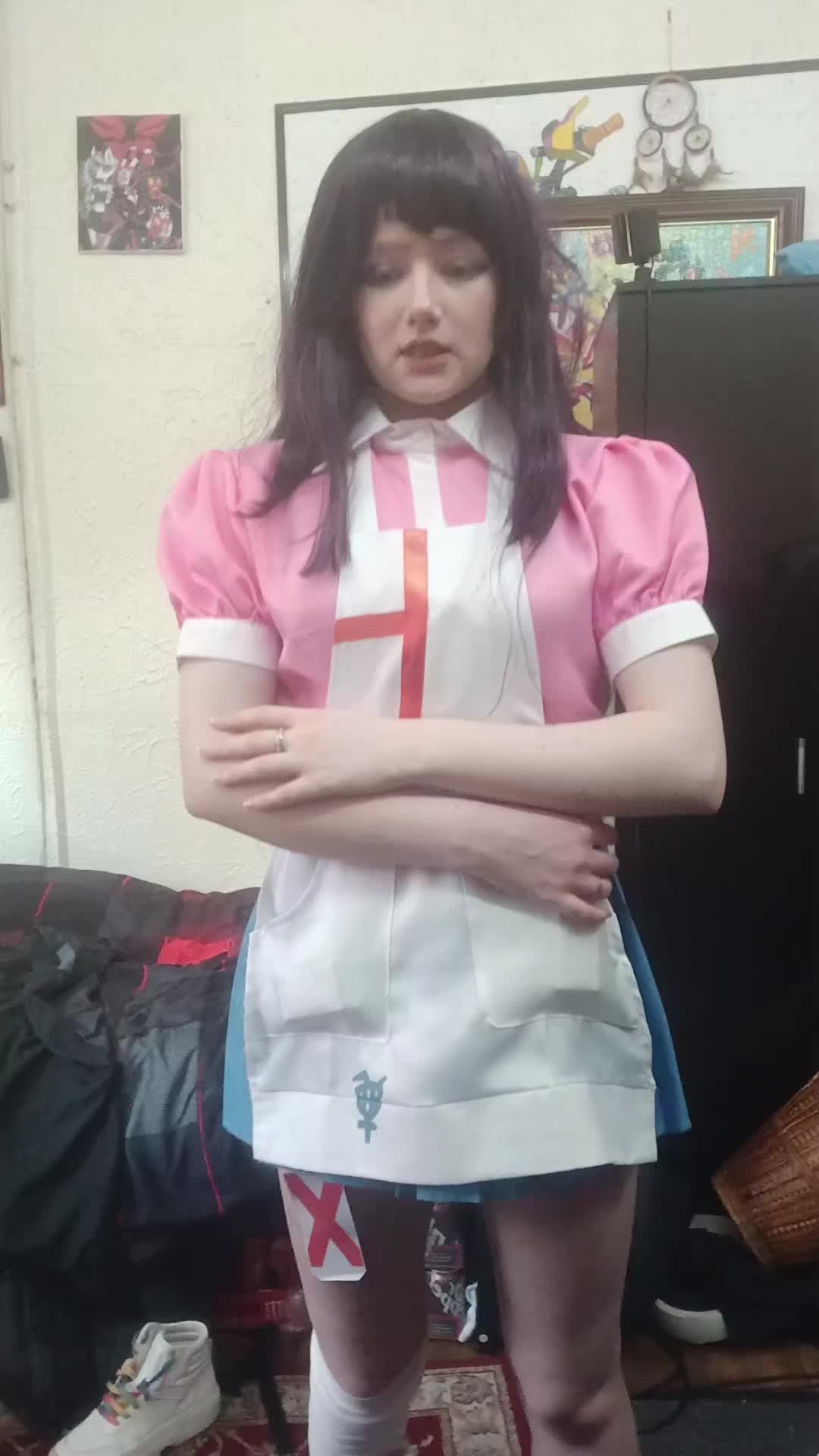 @gaptoothed_cozplayer>:3