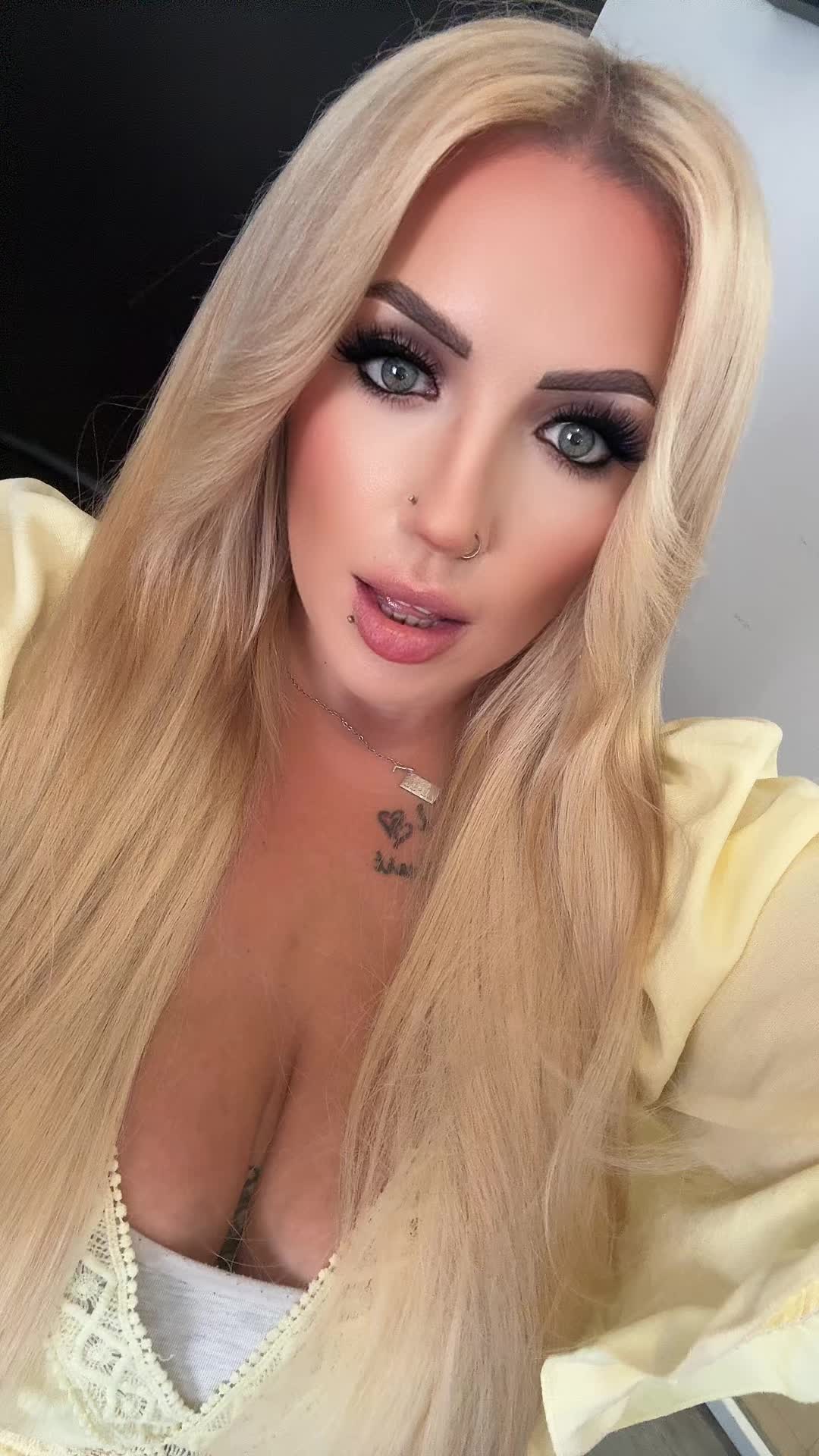 @Kayleigh11:11_xo
