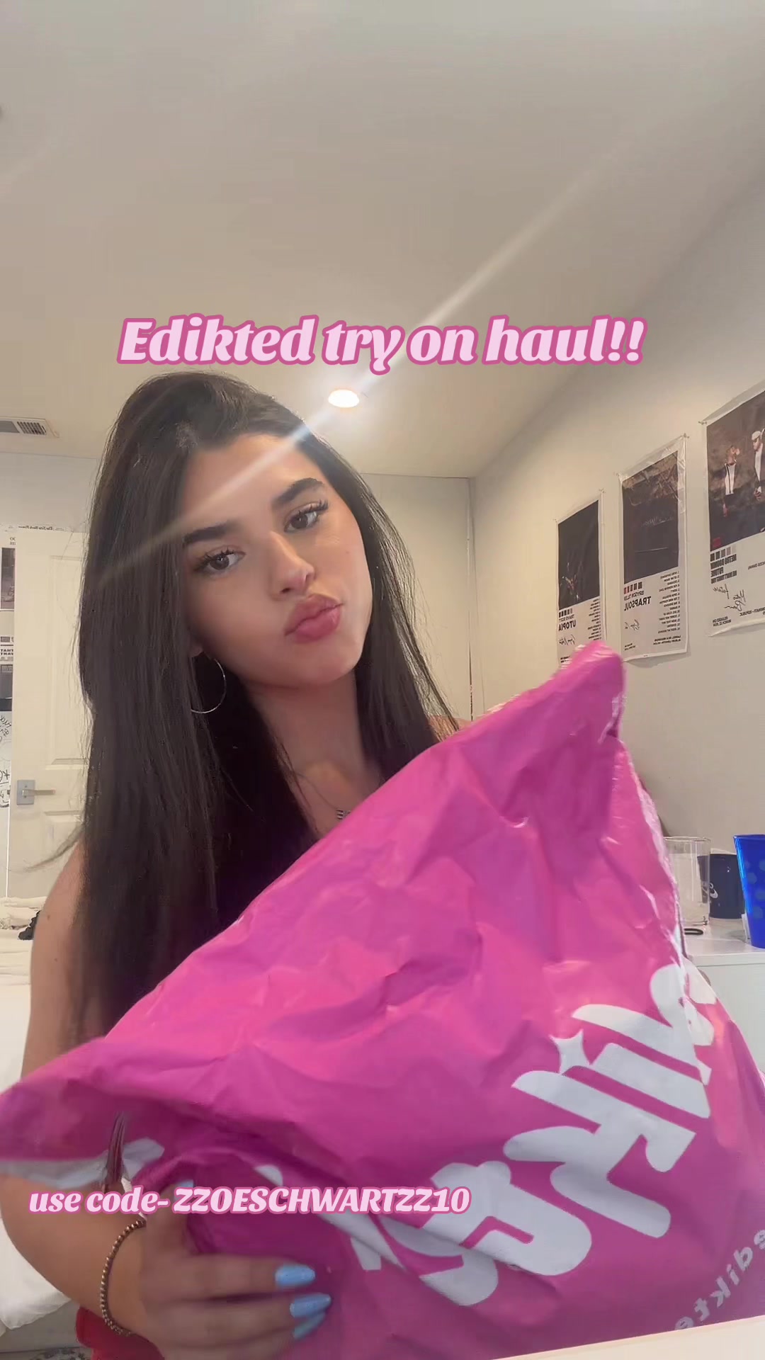 @ZOE SCHWARTZ