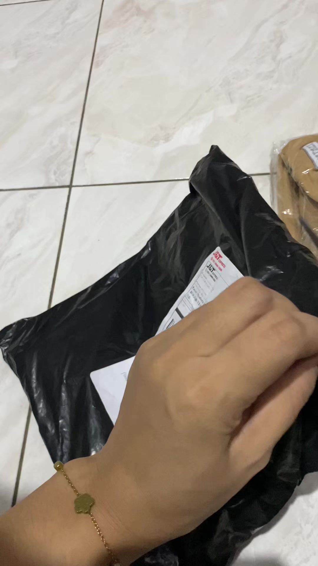 @Anishopp07