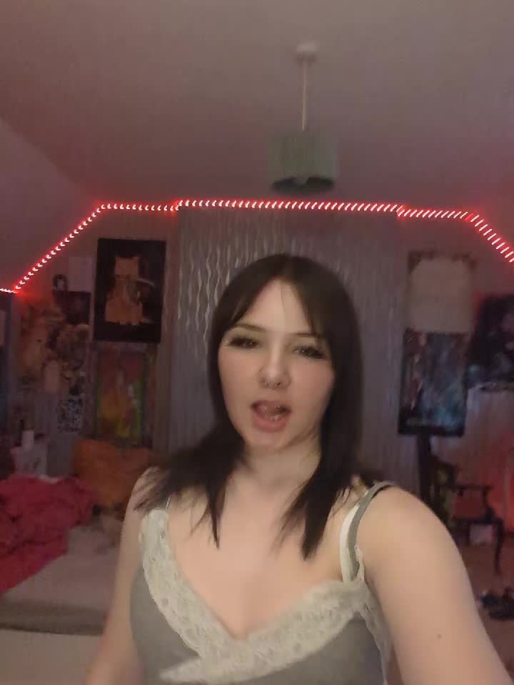 @𝙻𝚞𝚌𝚢