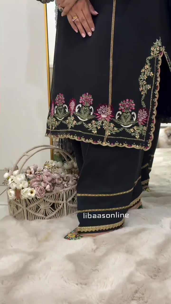 @ਲਿਬਾਸ by ਕੌਰ