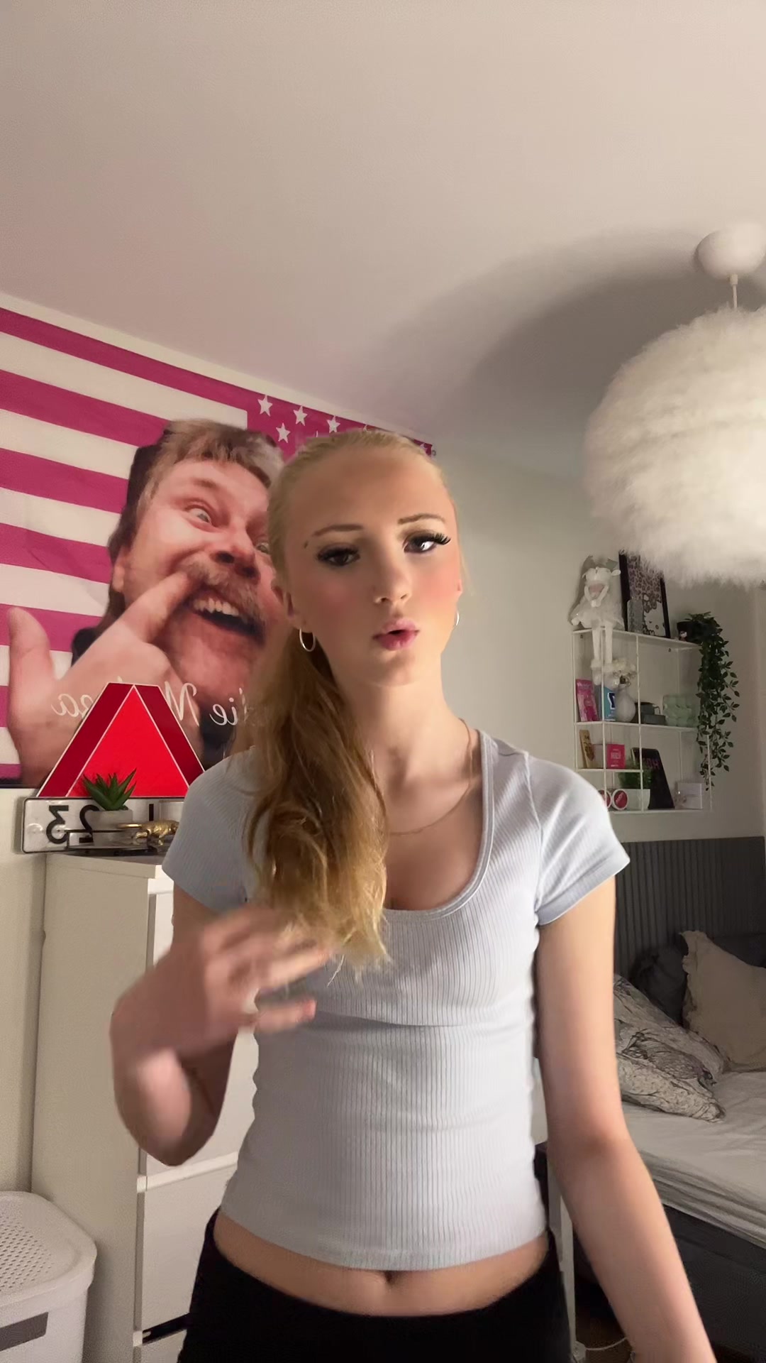 @๐ฏ๐๐๐ถ โ๐ถ๐๐๐๐๐ค
