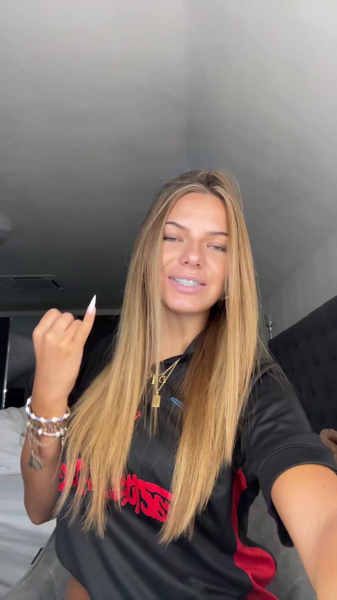 @Anicka