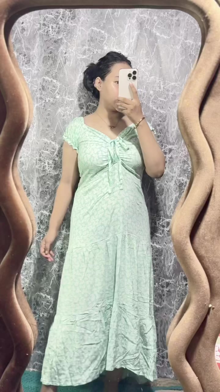 @Tania_