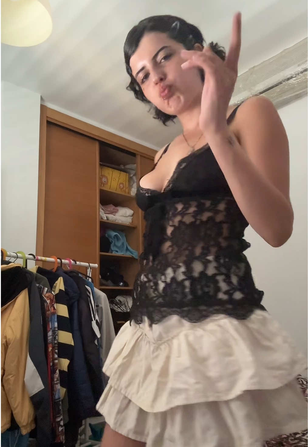 @whosdishoe