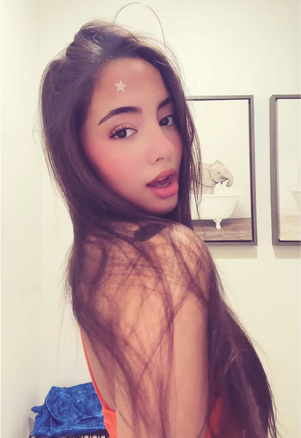 @𝙖𝙣𝙣𝙞𝙚 ★