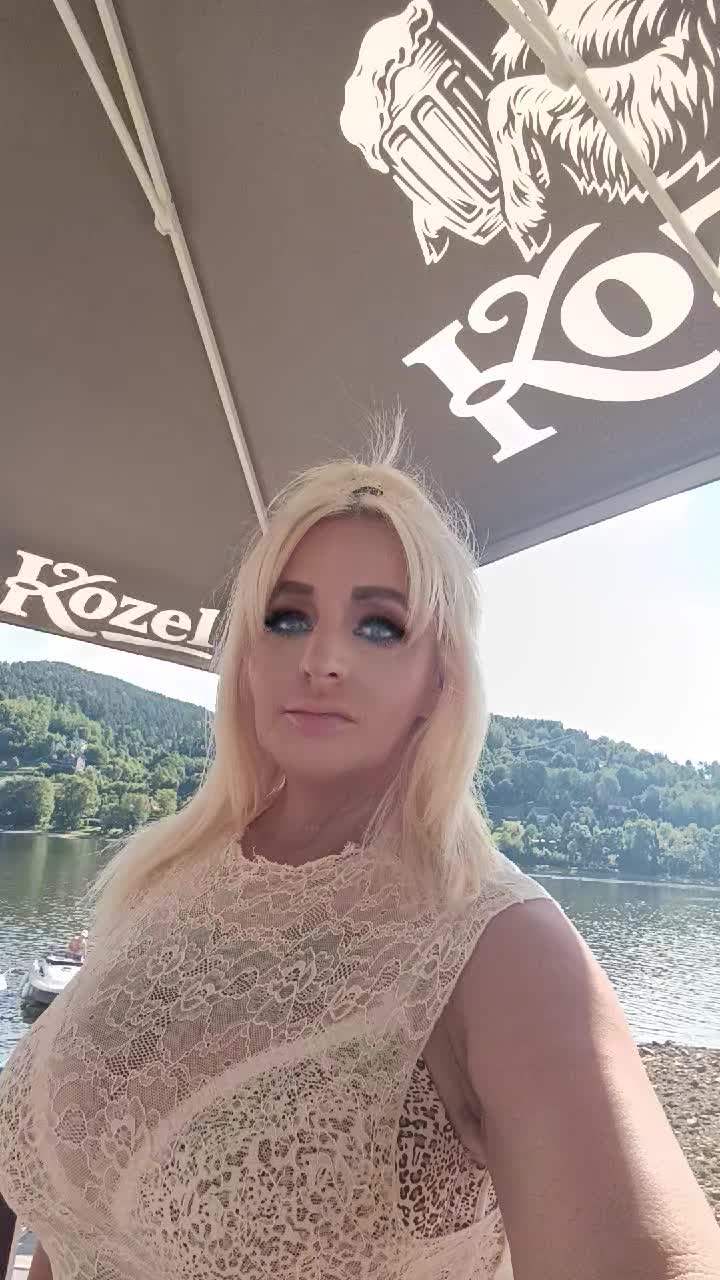 @Laluna