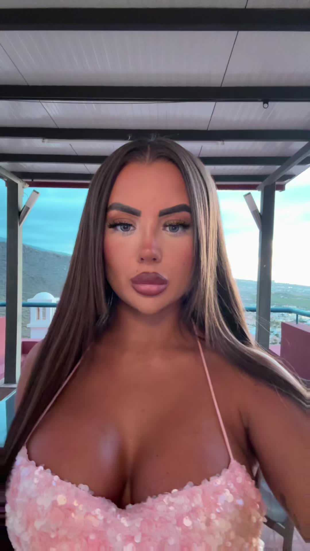 @elliethorpex0