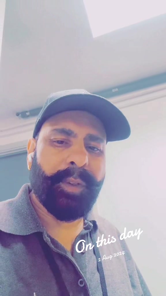 @Aman Grewal 🇬🇧