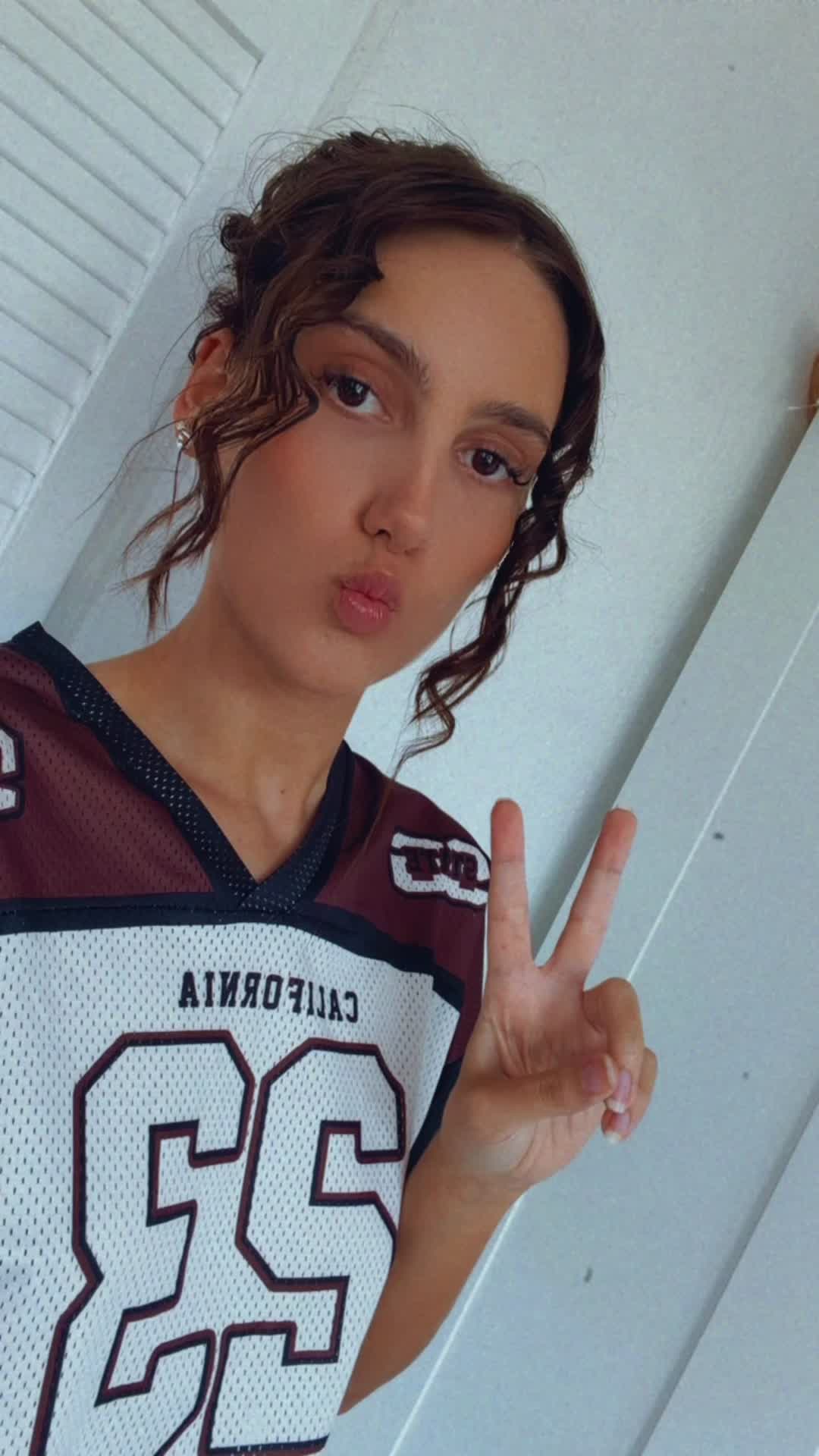 @_katiexlee_