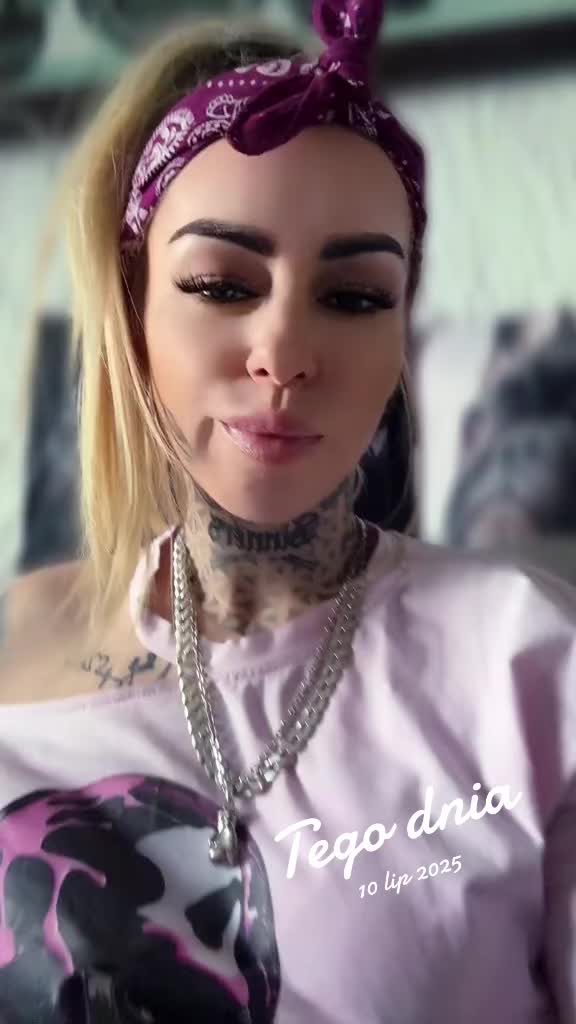 @karrola_official