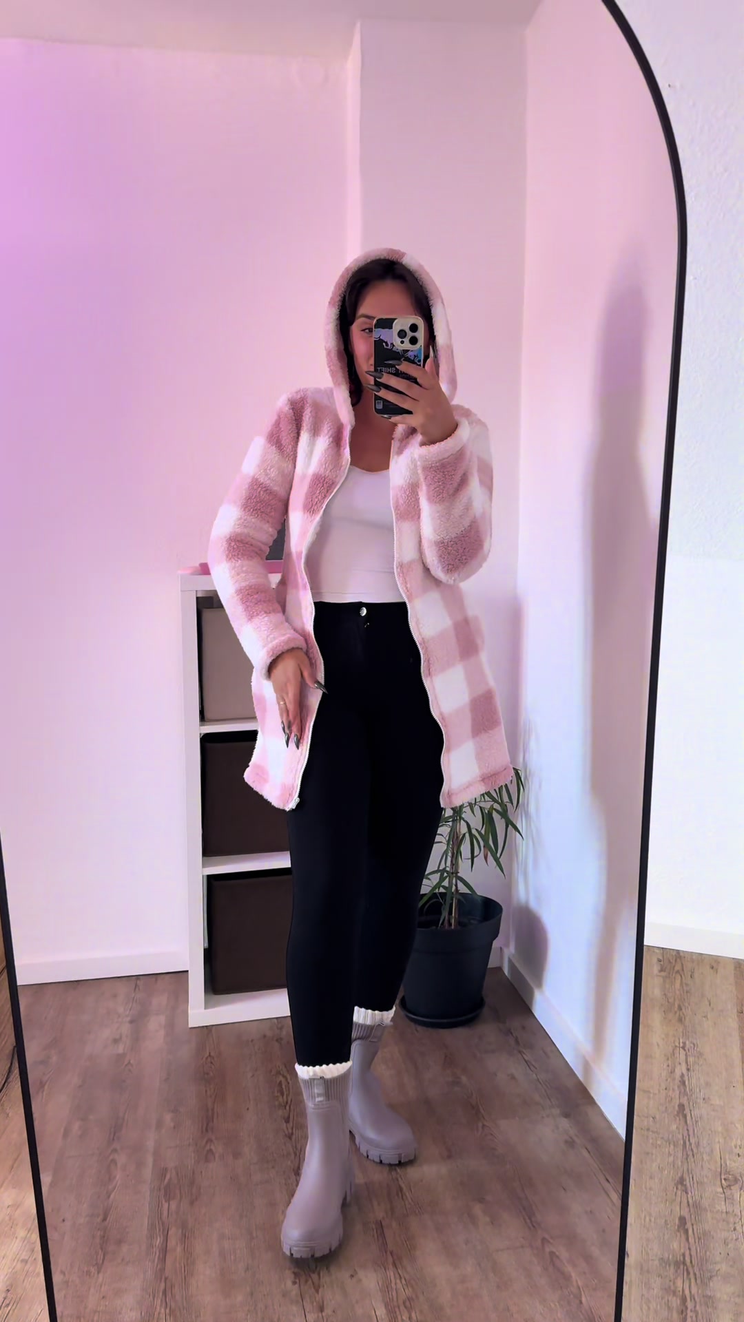 @M O N A | Chic Finds