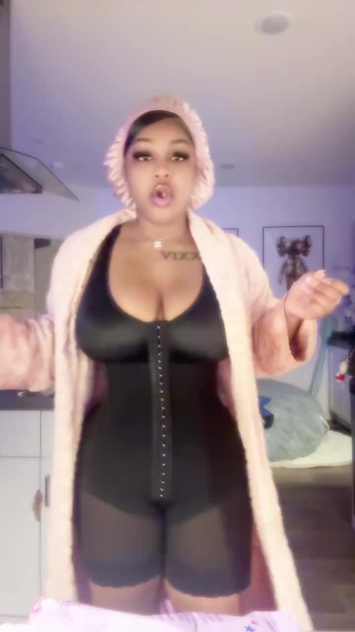@Dabombbest. Mari 🌹