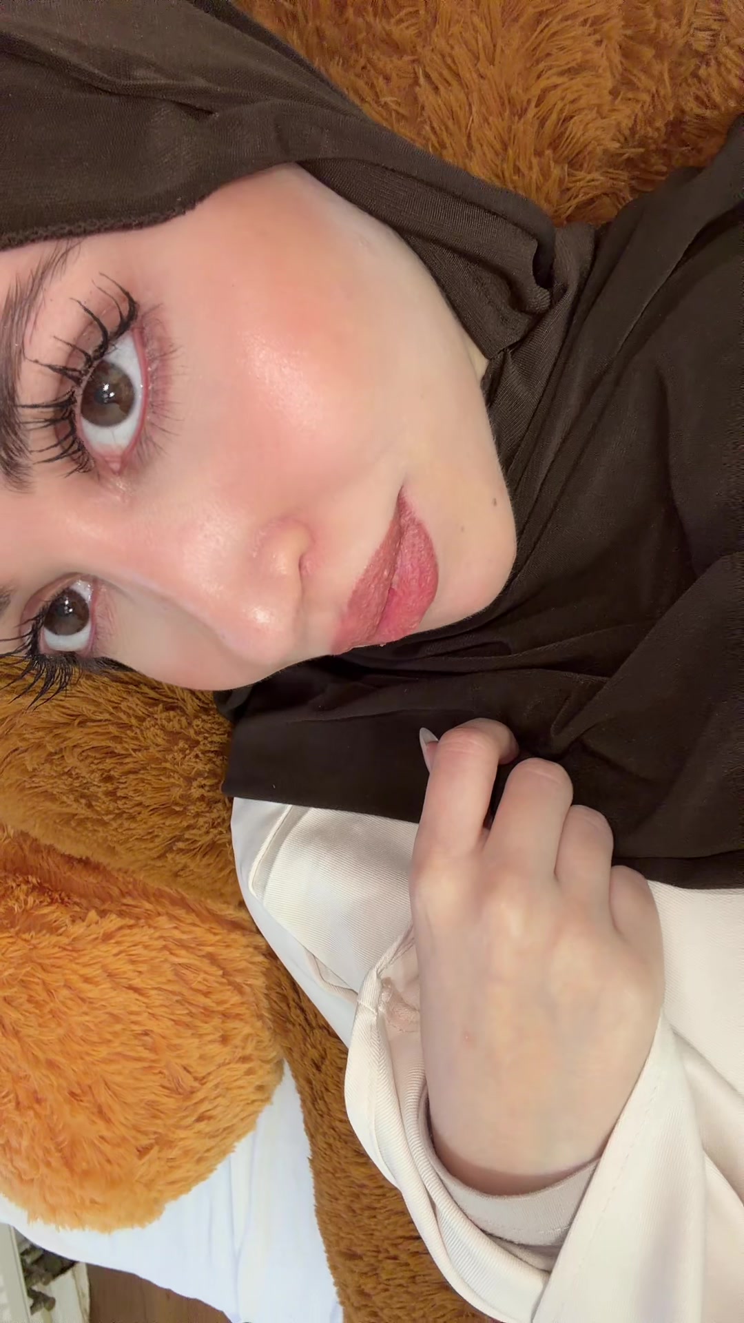 @لين