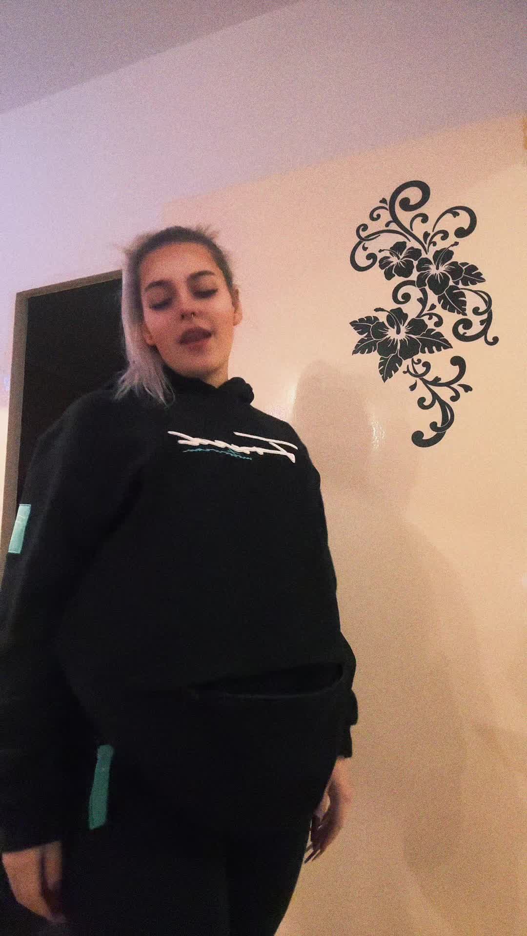@chaos_queen_1201