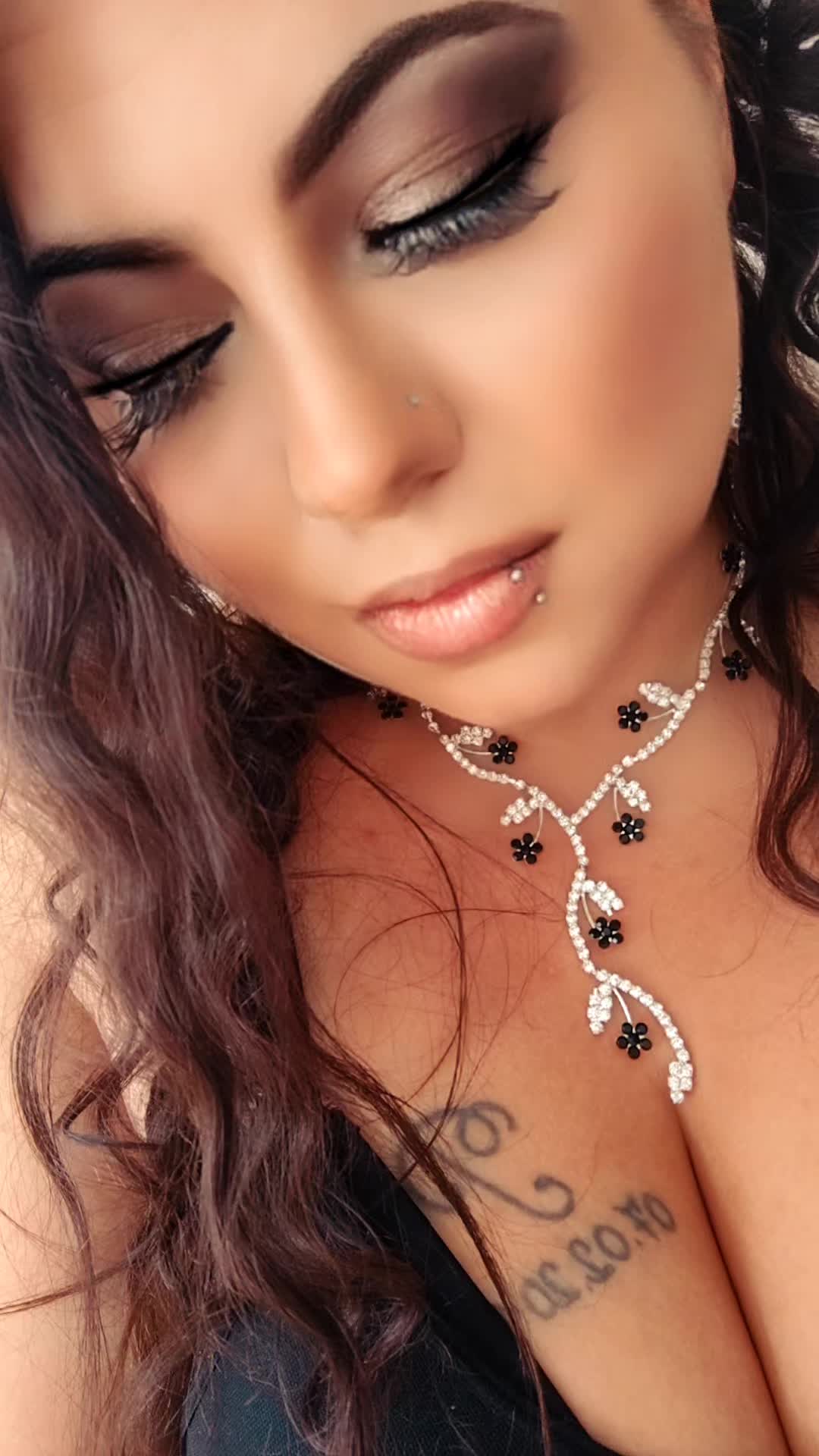 @bellaleiin