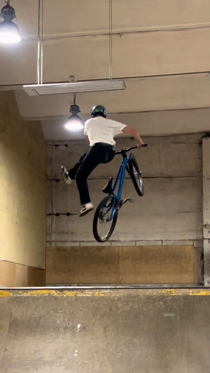 @Johnnyschmidt_mtb