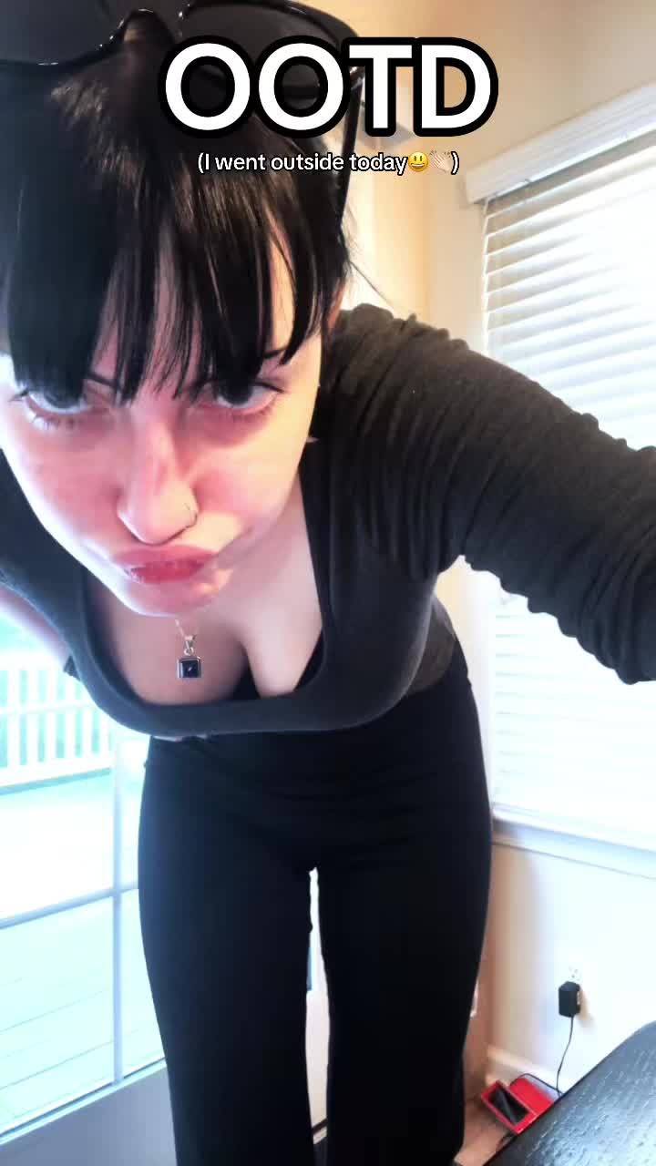 @spookyfruitbat