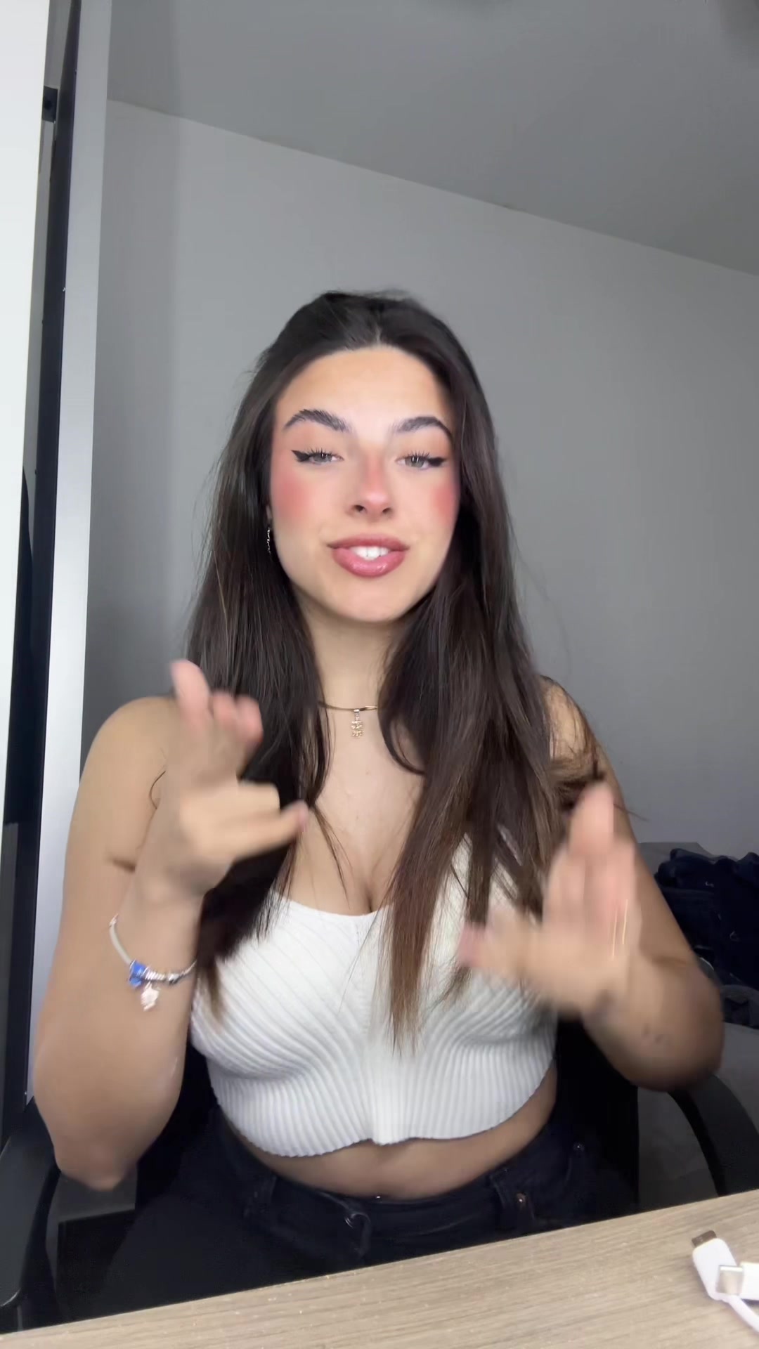 @𝐴𝑟𝑖𝑎𝑑𝑛𝑎 𝐶ℎ𝑖𝑎 🌺