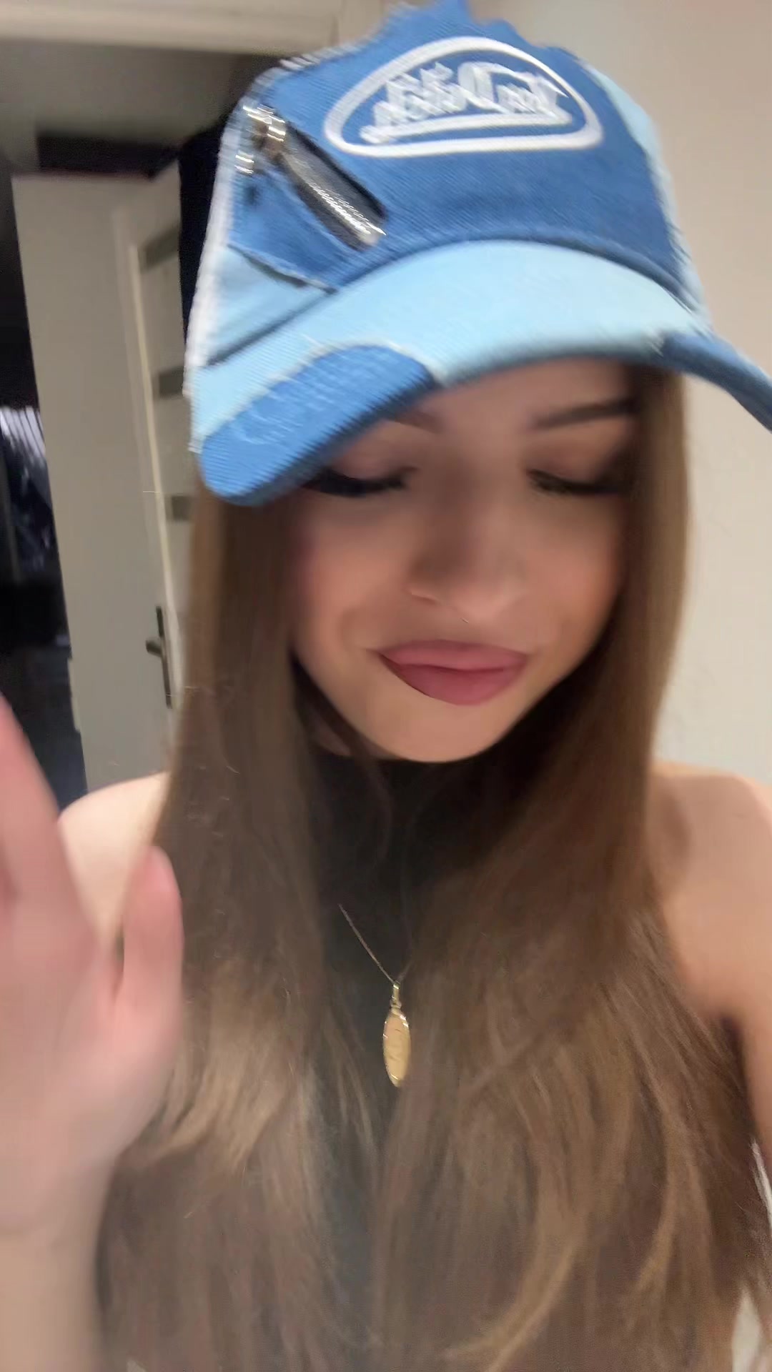 @laura