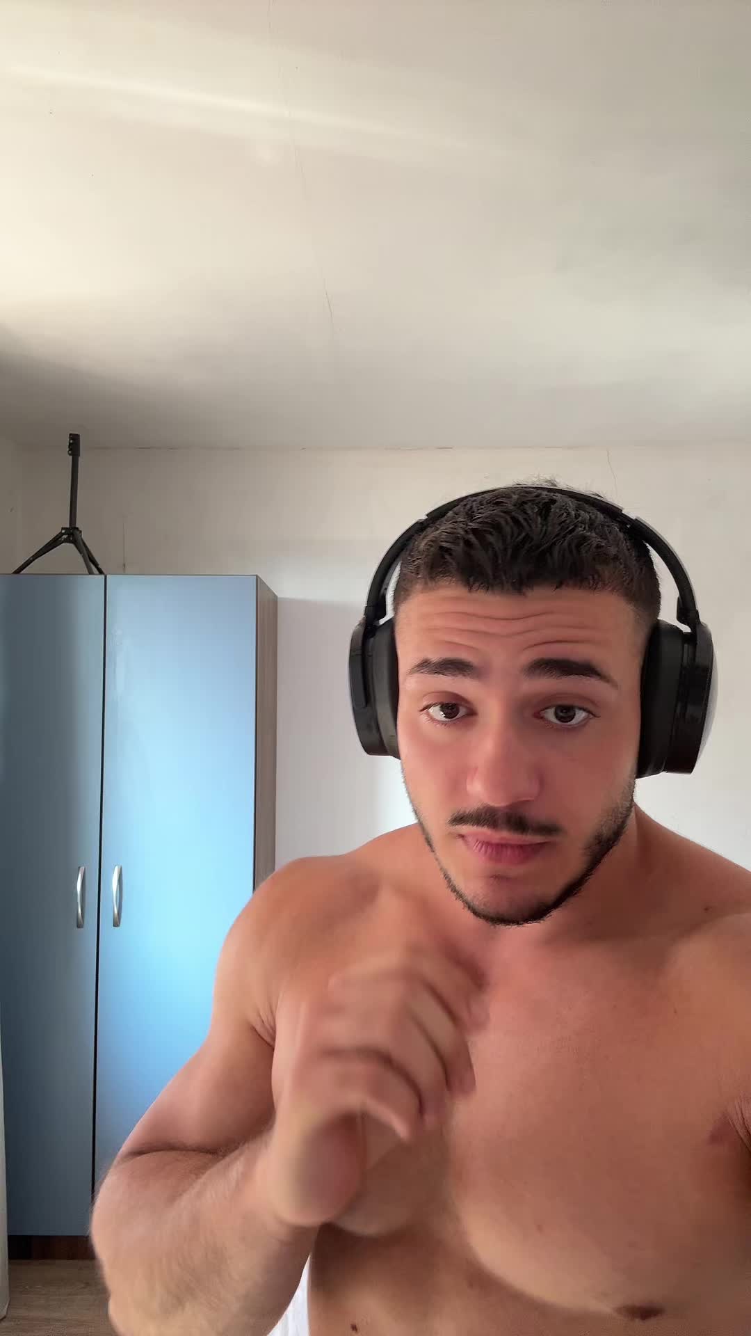 @vik3vik2