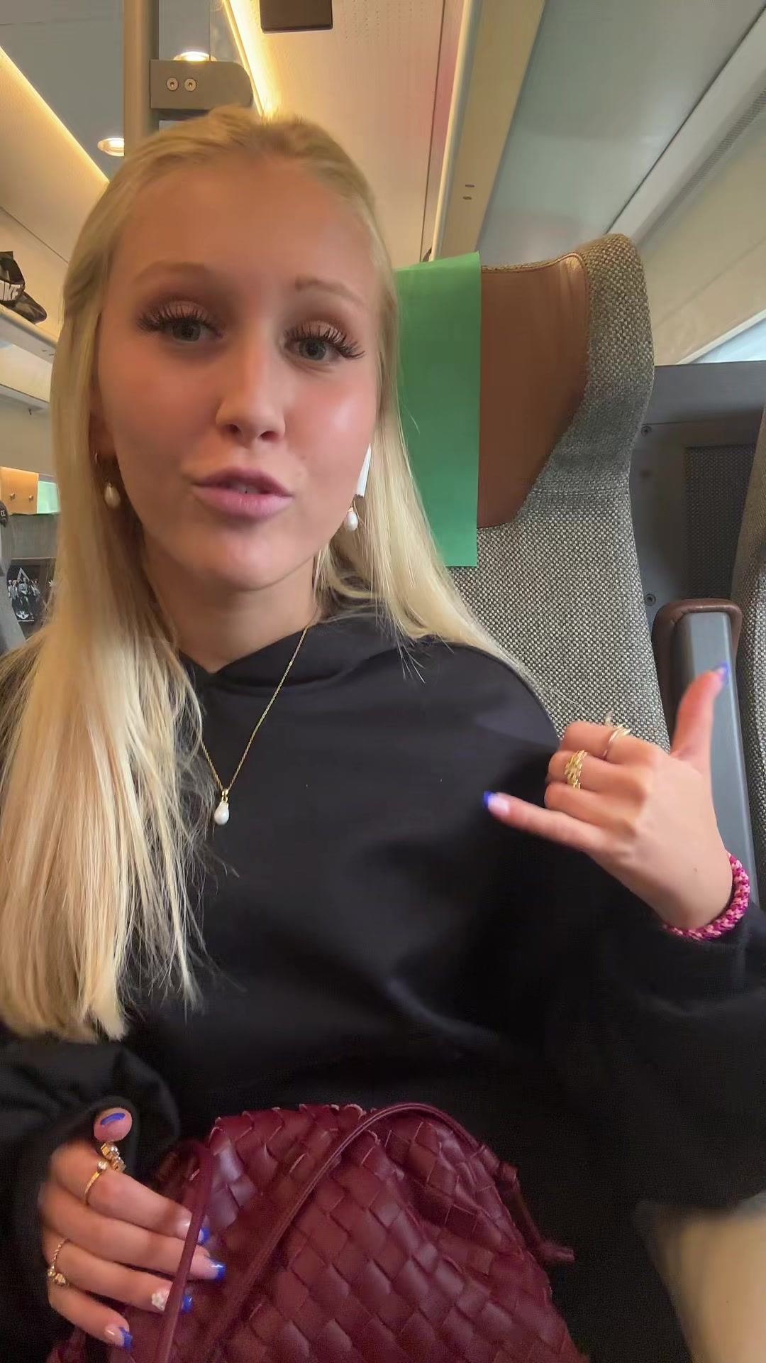 @dinrebecca1