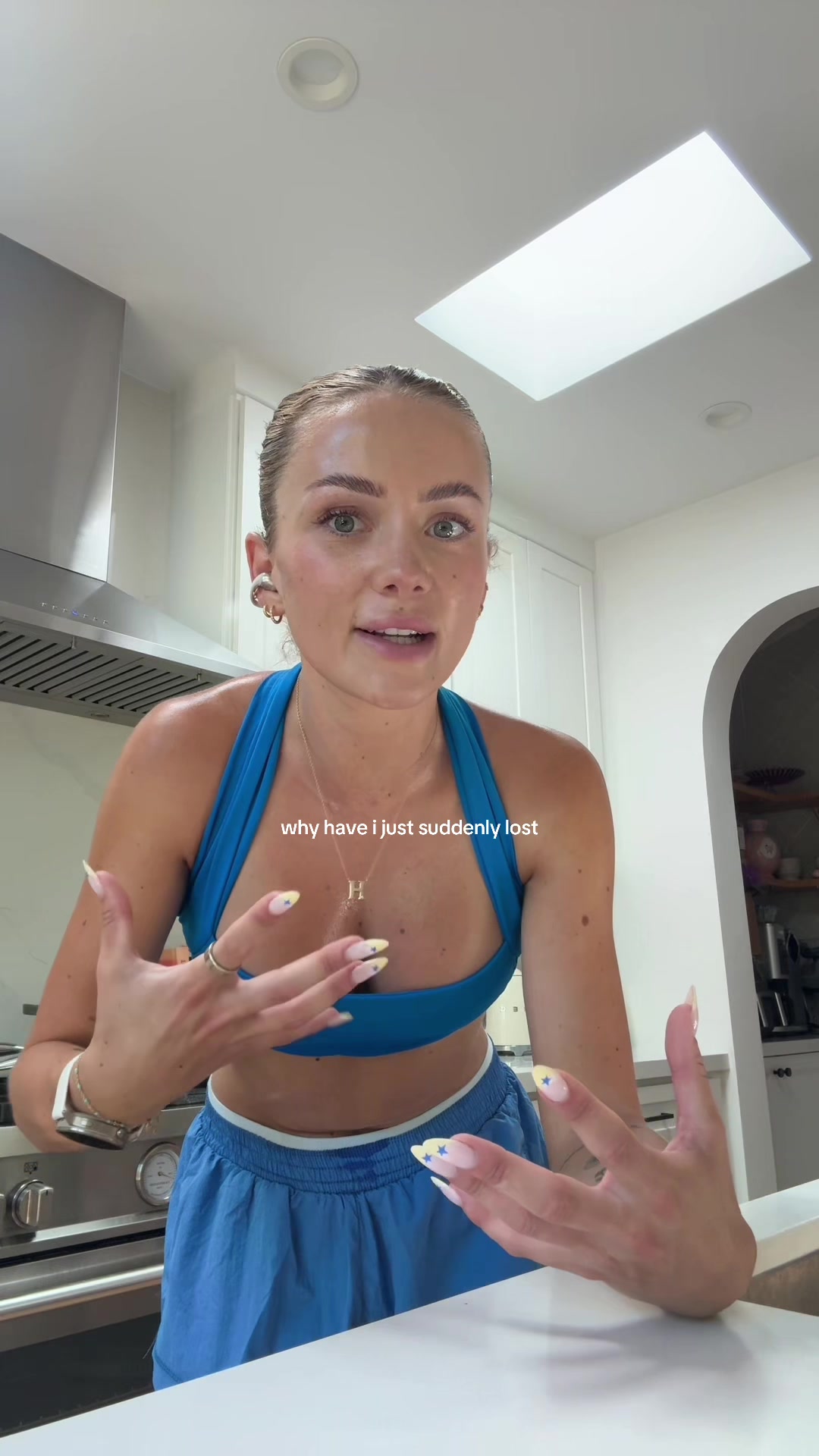 @hollyjobrooks