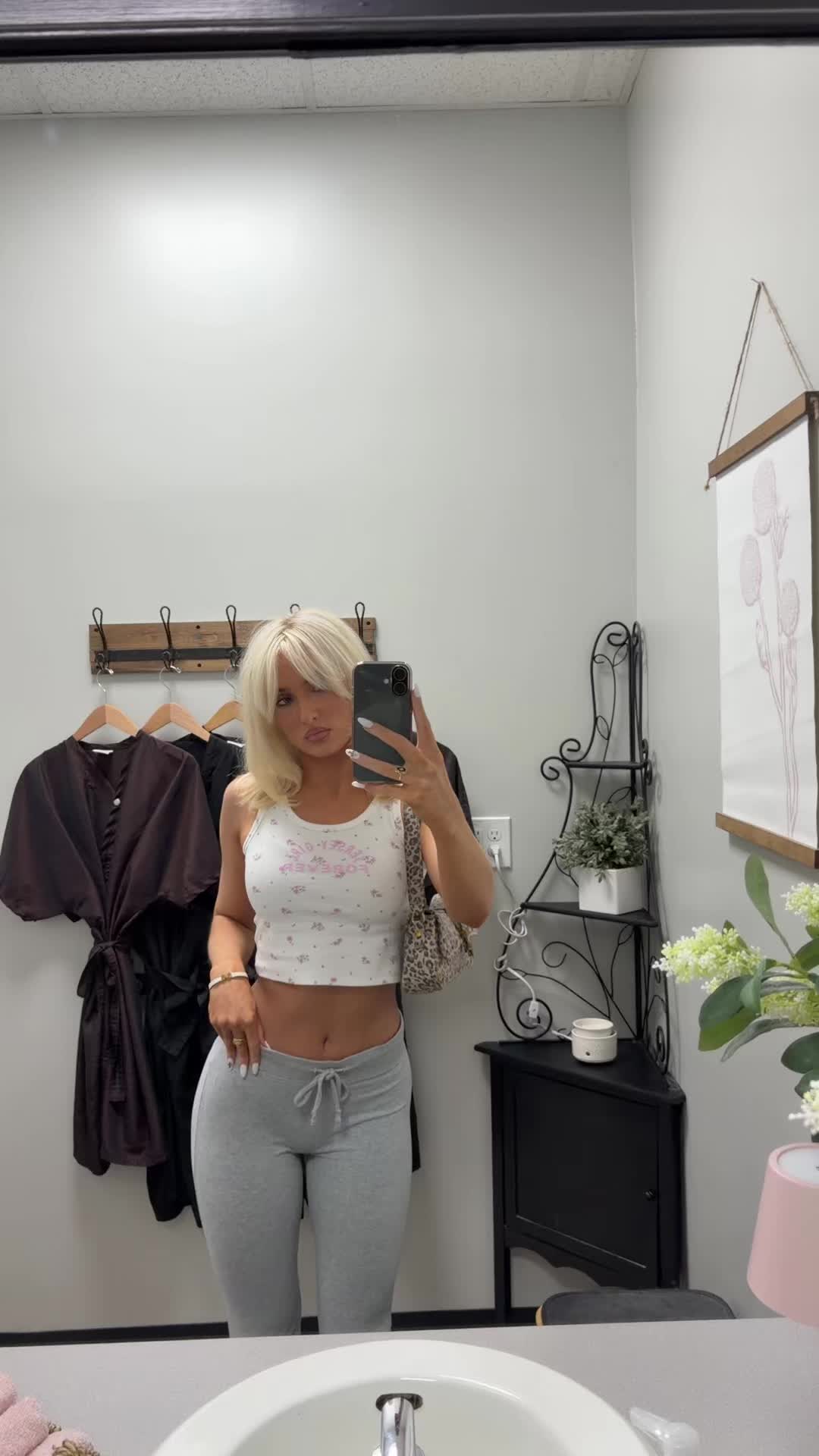 @AVA ISABELLA
