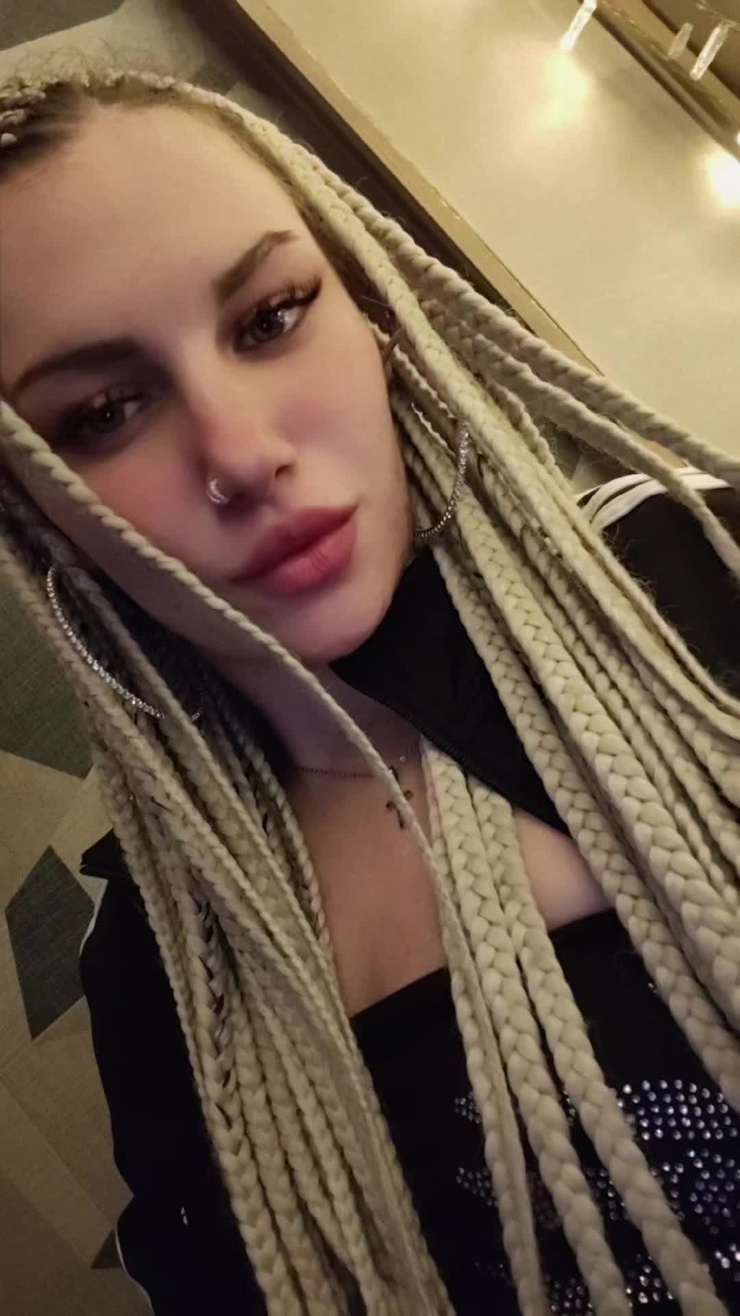 @Rreinna23