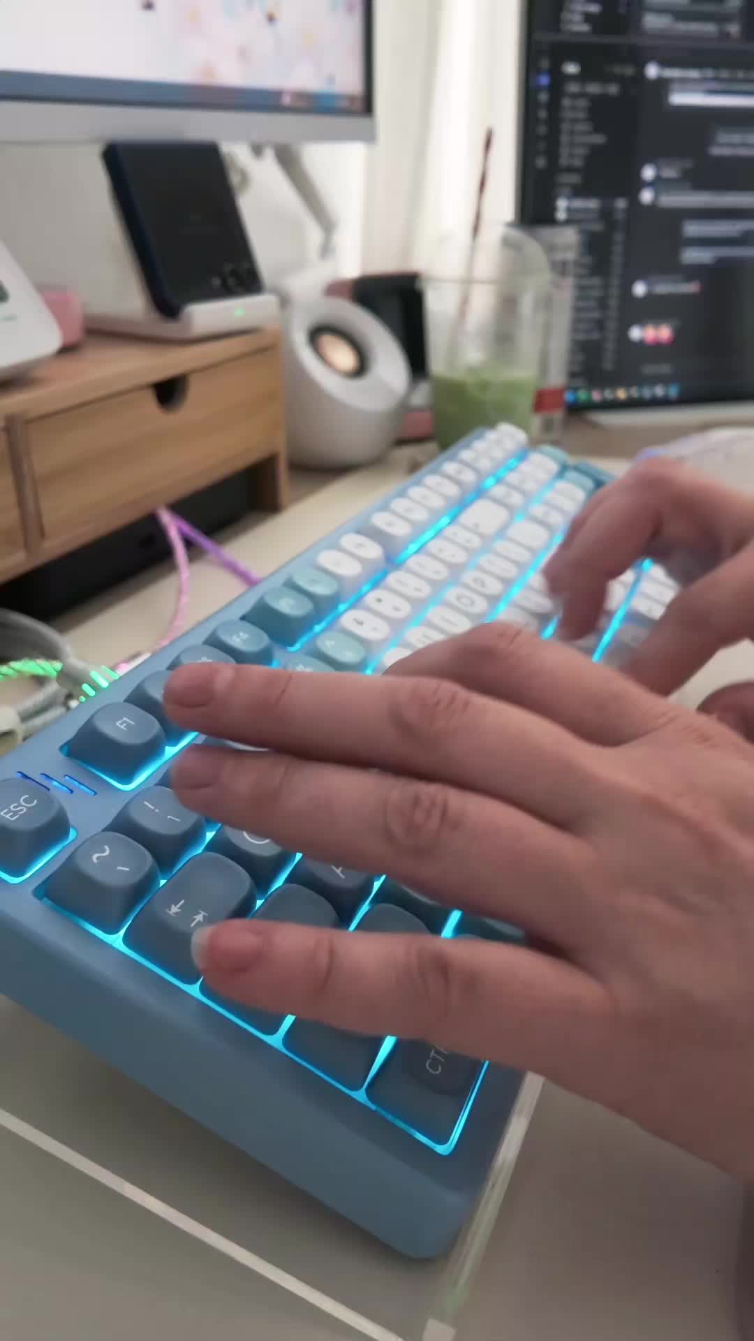 @Katie | WFH | Keebs | Cosy