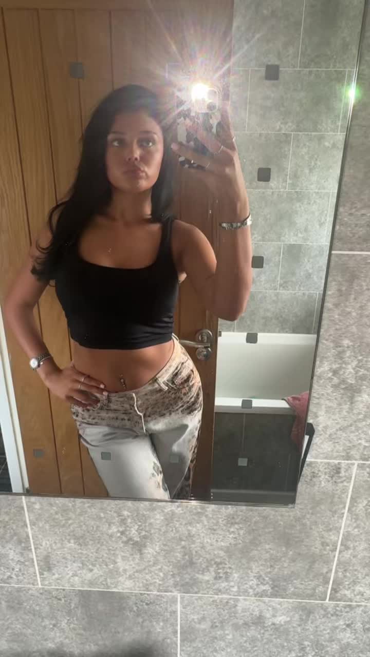 @emmi&eacute;burns