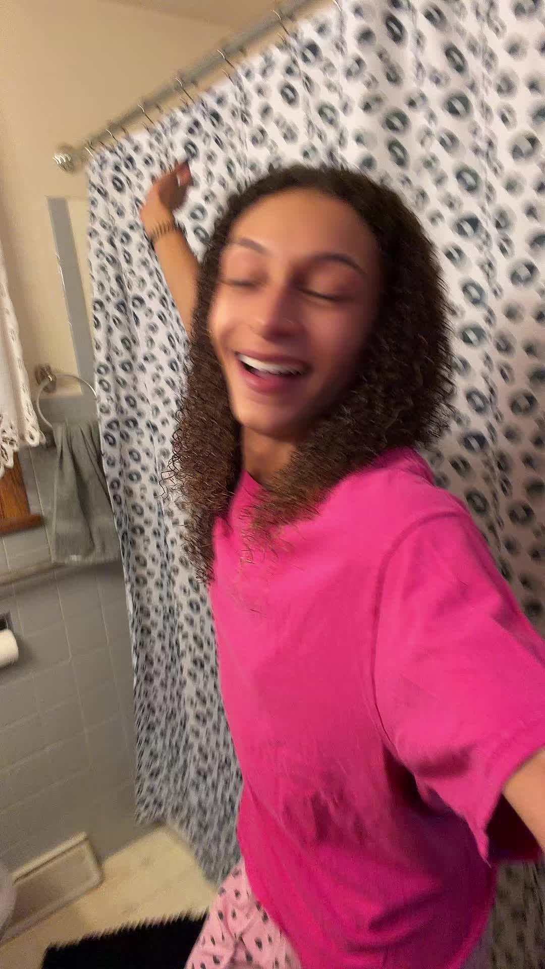 @carleeebaee