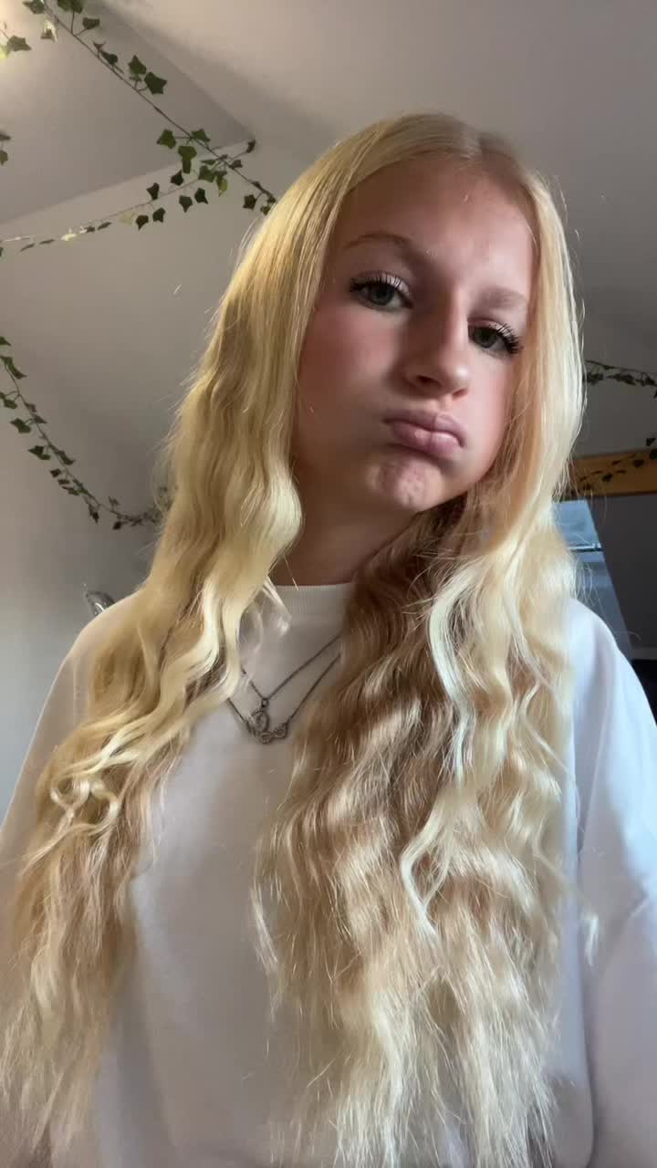 @𝒩𝑒𝓁𝓁🦢