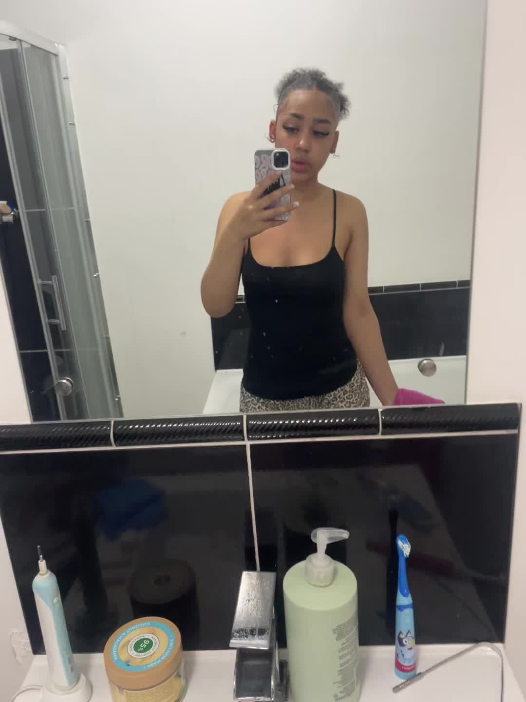 @️