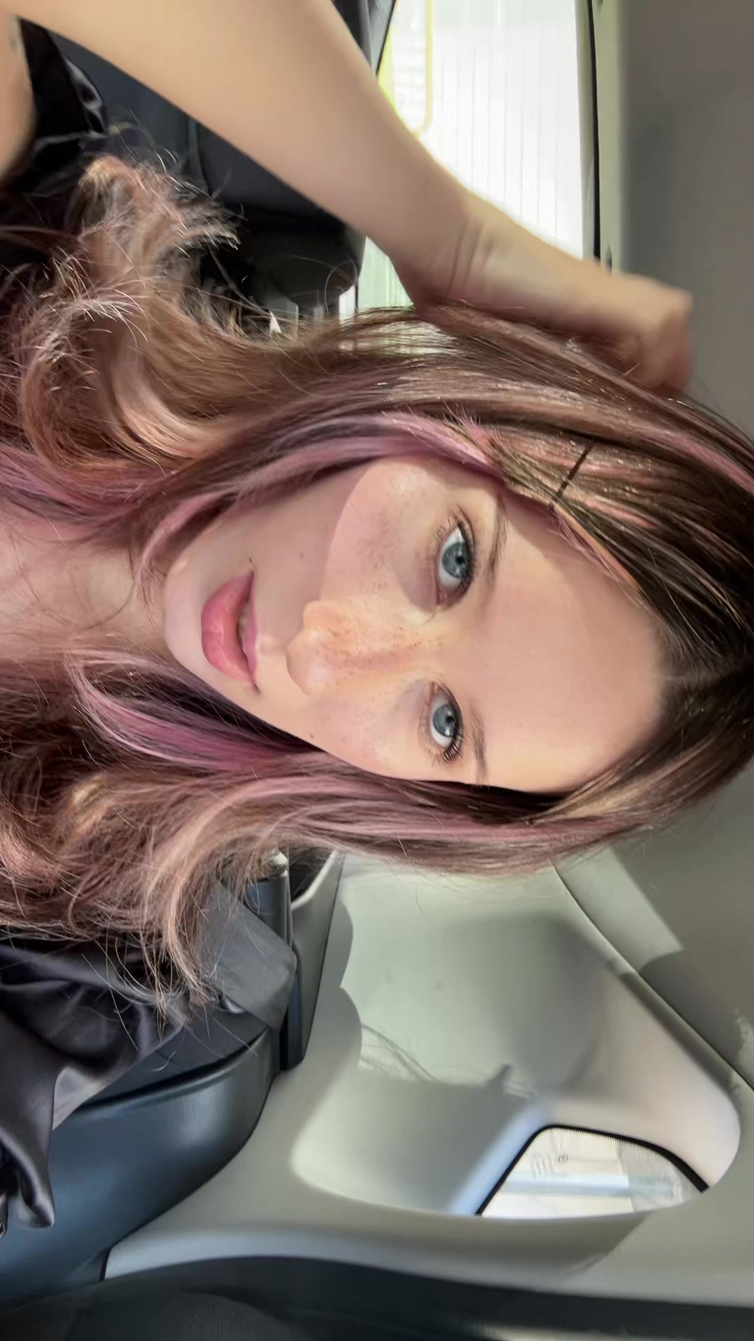@hellokittystrawb