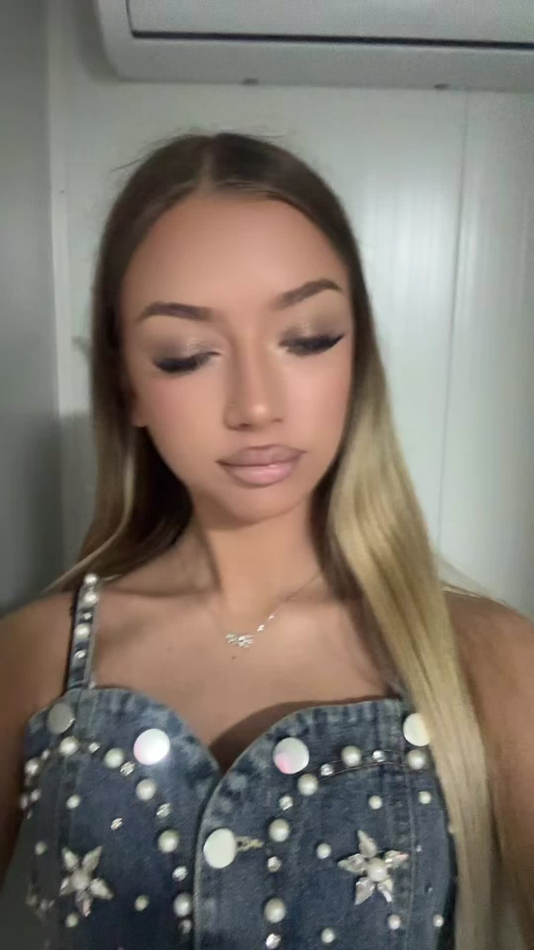 @𝓛 🪬