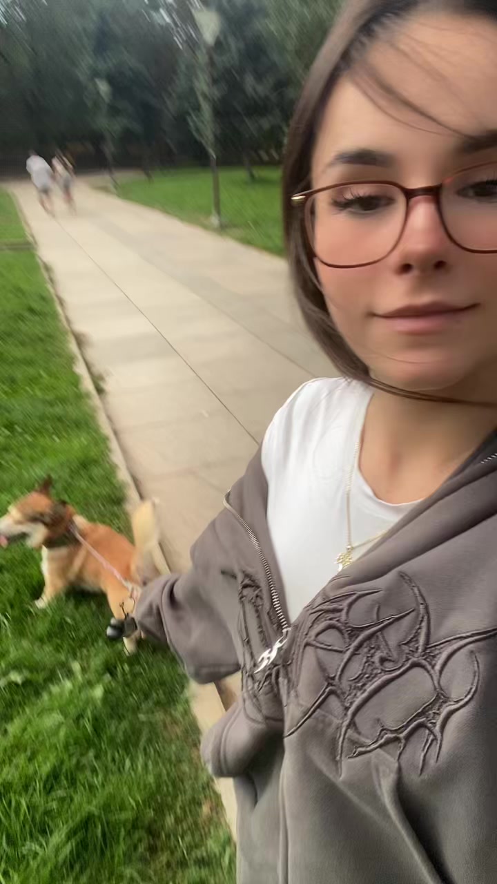 @Aivi