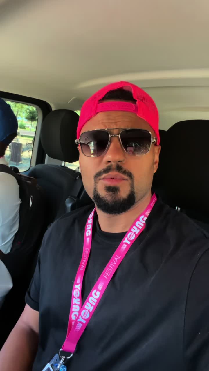@Mohombi