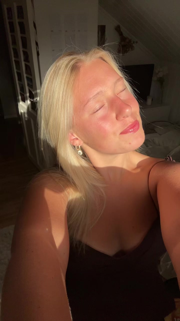 @JULIE ØSTERUD