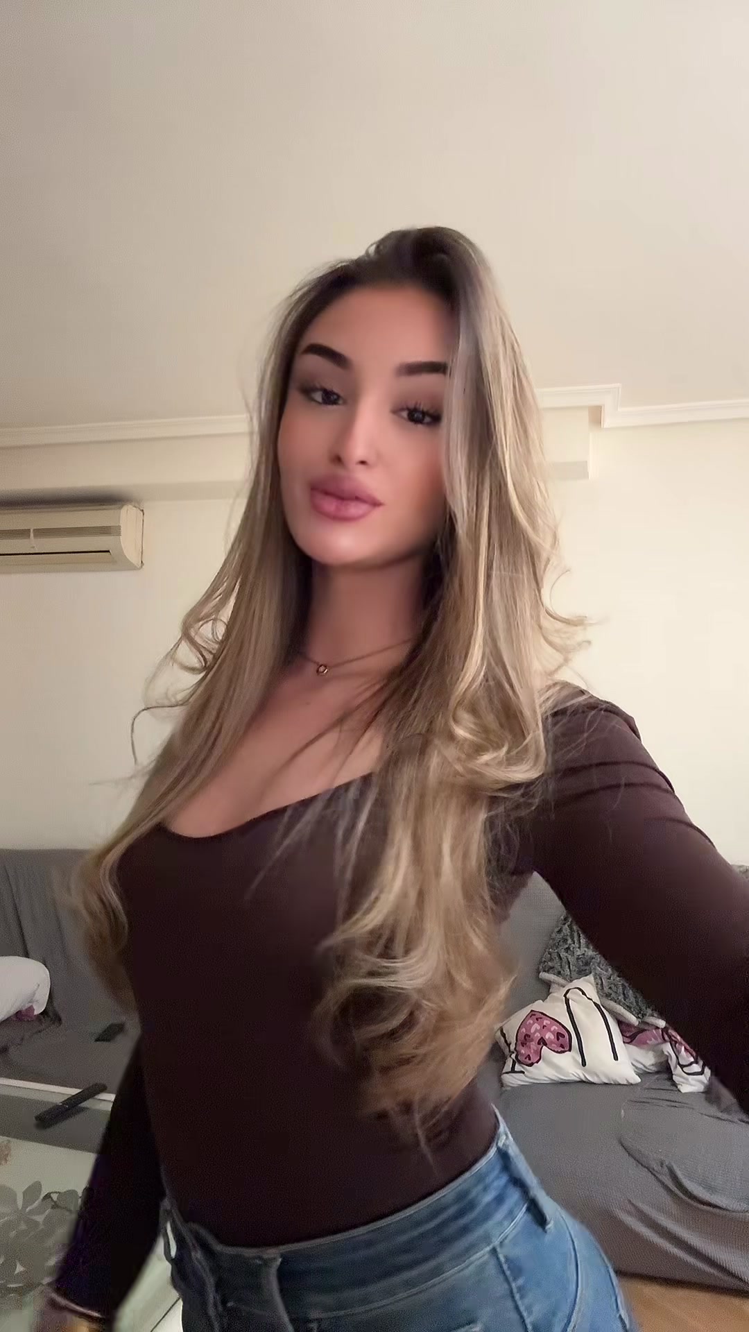 @elsaa.roomeroo