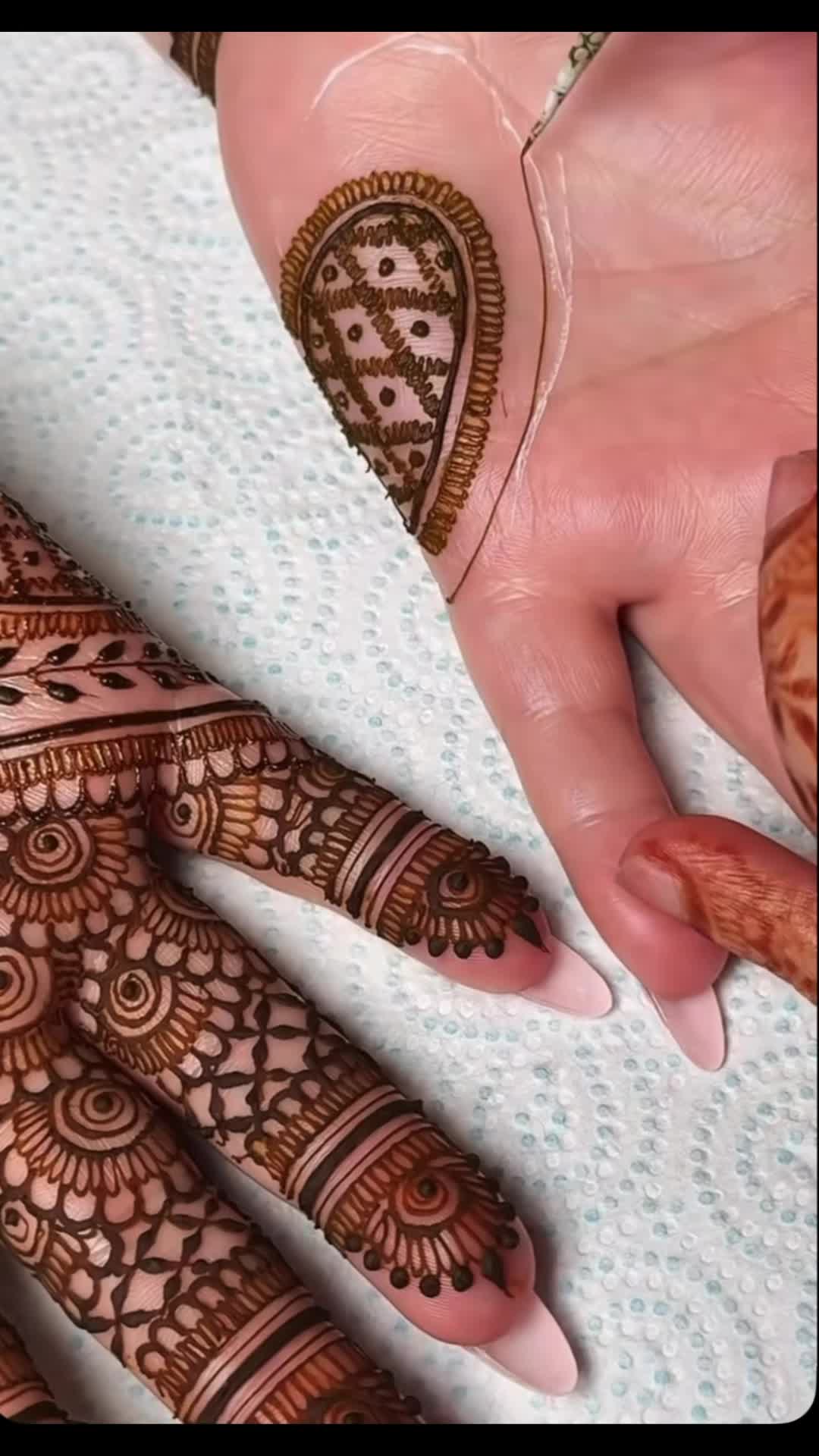@Henna artist