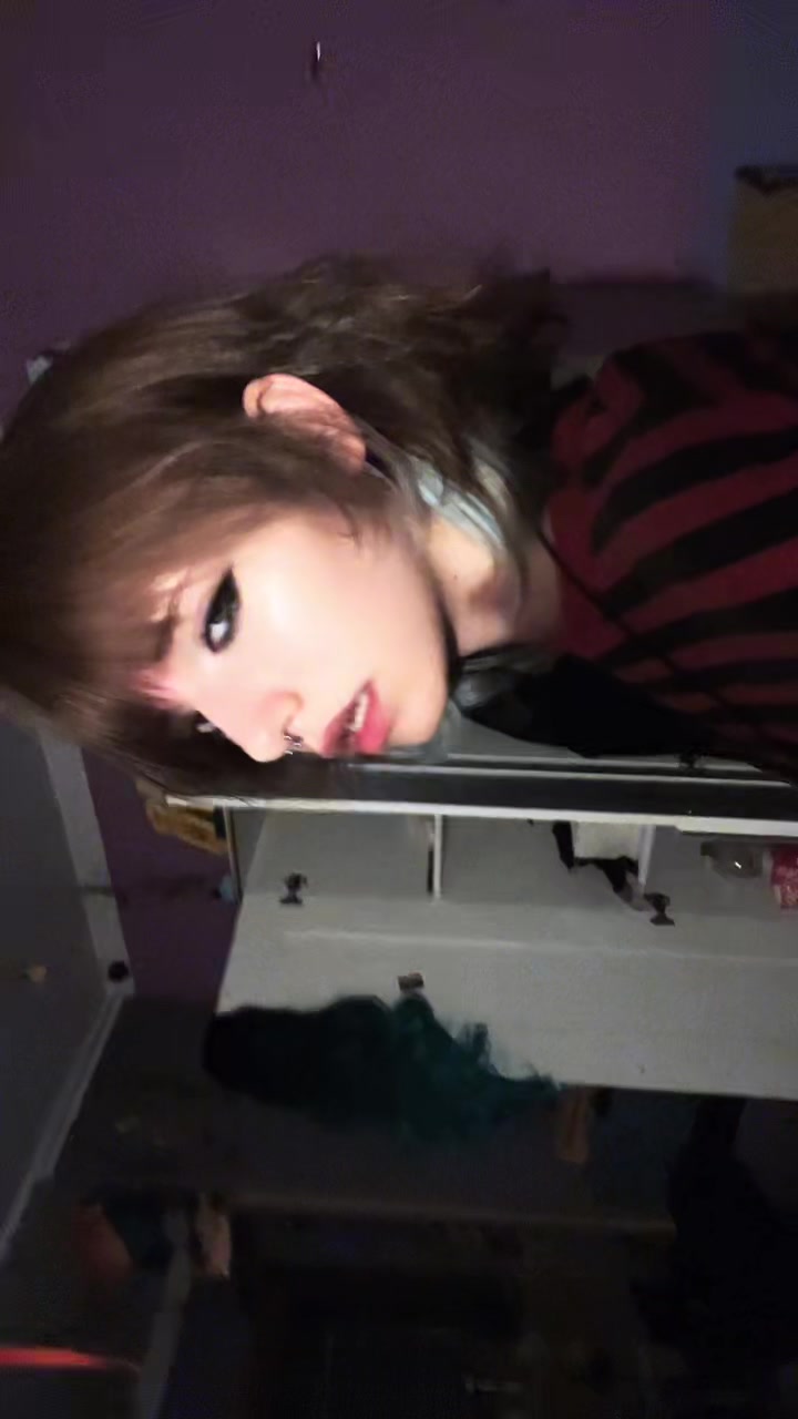 @T<3