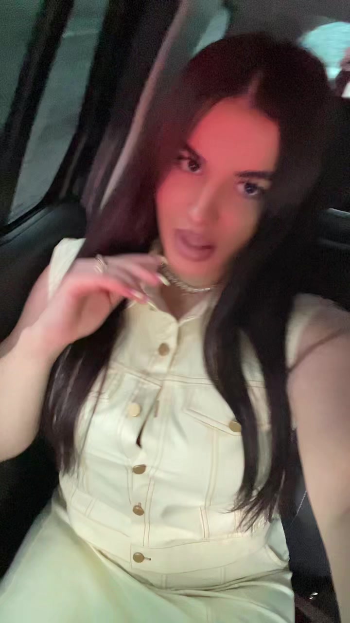 @Ana_criss8