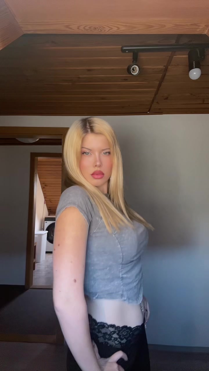 @Anna Rosé