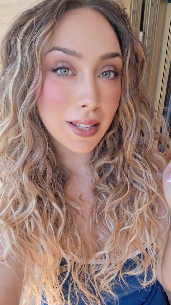 @Marika De Buono